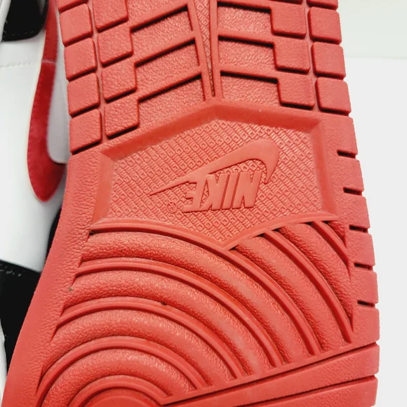 Nike AirJordan 1 mid Gym Red554724-122 Size 11